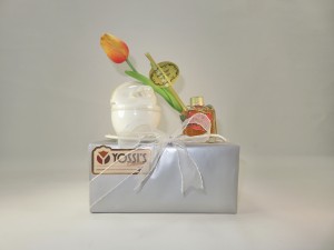 PORCELAIN HONEY DISH